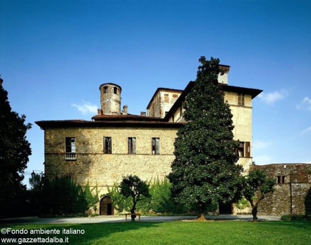 Castello della Manta CN, Foto Giorgio Majno &copy; FAI - Fondo Ambiente Italiano