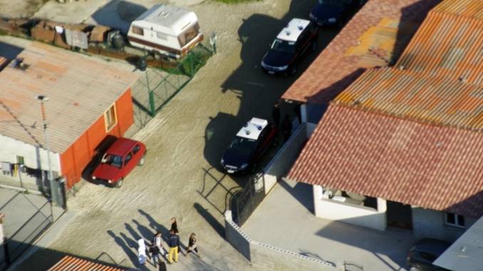 Alba: controlli dei Carabinieri al campo nomadi Pinot Gallizio