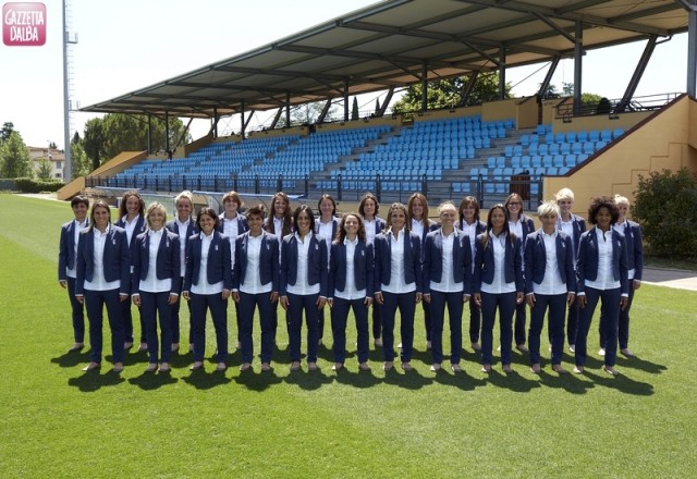 nazionale_calcio_femminile_veste_motivi