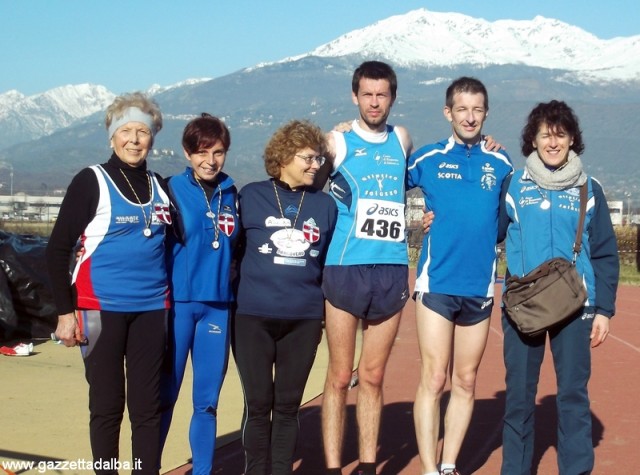 I campioni regionali di cross country: l’albese Eufemia Magro è la seconda da sinistra.