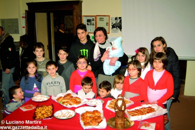 famiglie-carabinieri-alba-visita-presepi-dicembre2013