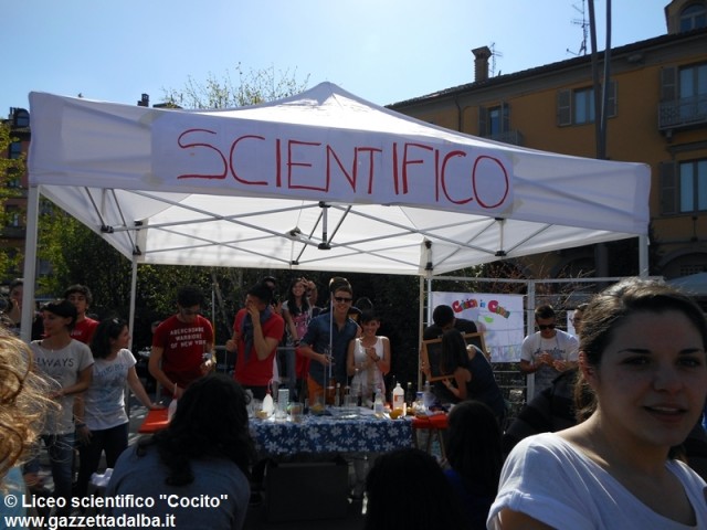 ragazzi-studenti-liceo-scientifico-alba