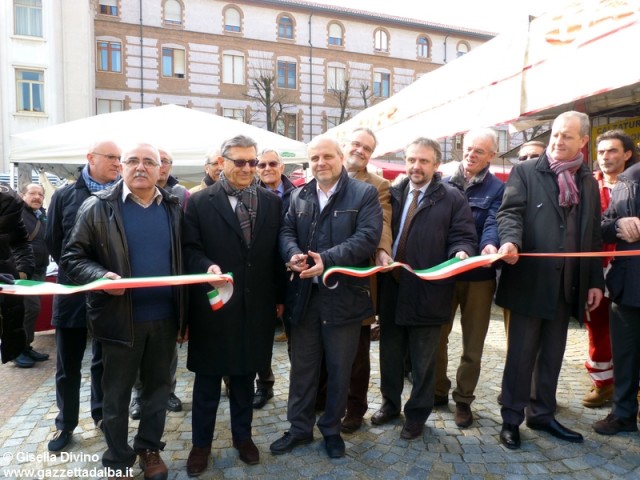 inaugurazione-mercato-piazza-san-paolo-alba