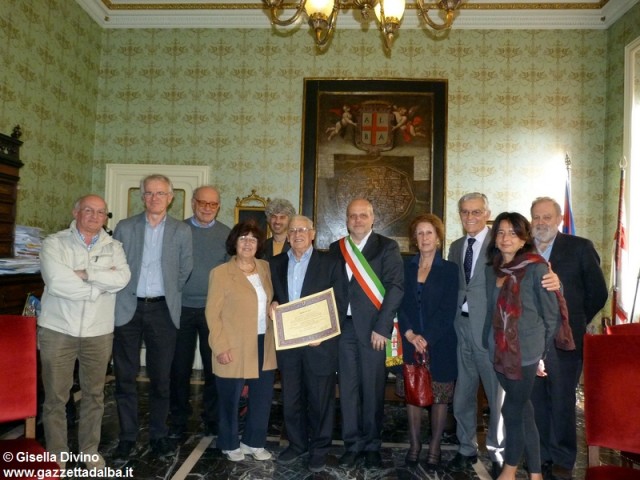 riconoscimento-oreste-cavallo-alba-aprile2014