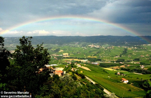 colline-panorama-paesaggio-arcobaleno-langhe