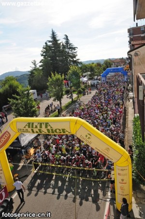 partenza-gf-alta-langa-ciclismo-agosto2014