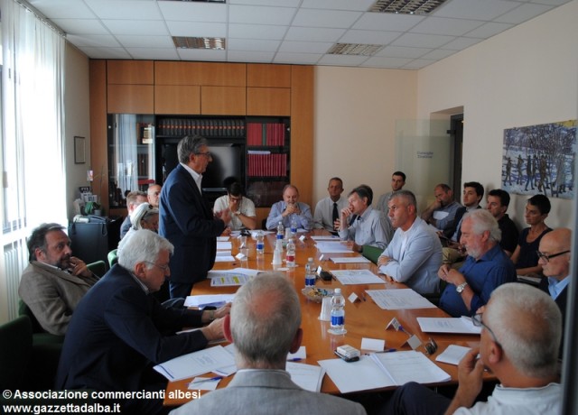 tavolo-autonomie-langhe-roero-agosto2014