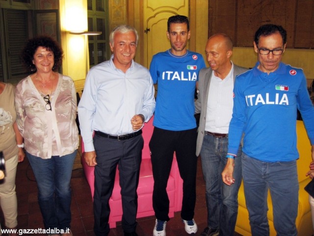 da sinistra Angela Prestianni, Claudio Bogetti, Vincenzo Nibali, Massimo Rosso e Davide Cassani