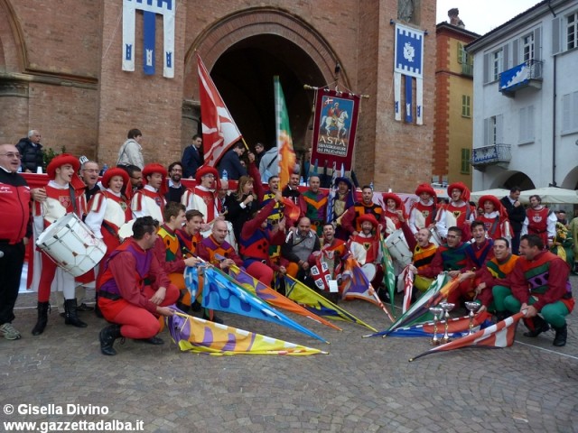 festival-bandiera-alba-2014a