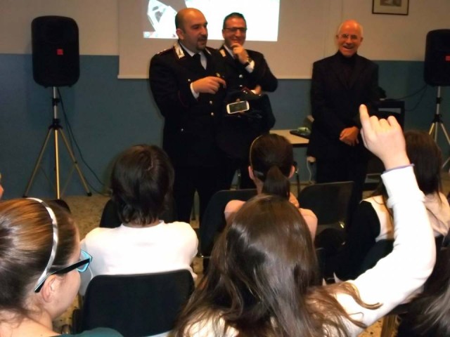 carabinieri in classe