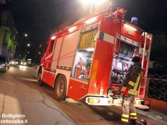 Incendio a Bra causato da una donna che voleva cuocere le caldarroste sul balcone.