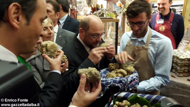 inaugurazione-fiera-tartufo-alba-2015-fonte (12)