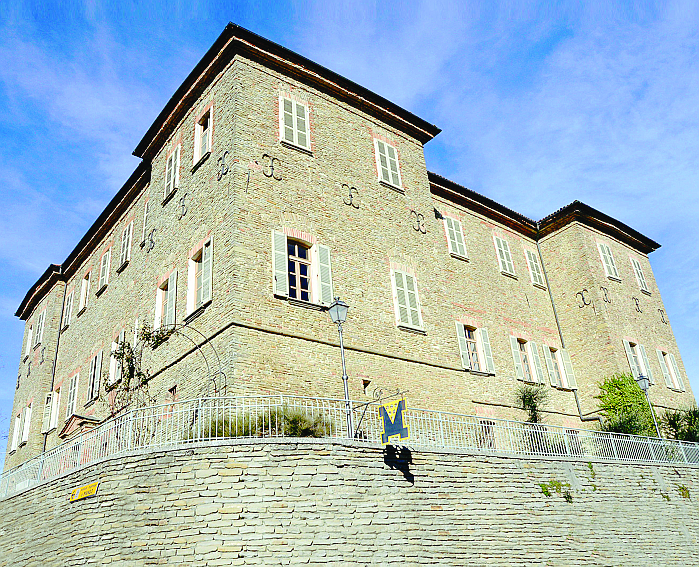 Luzzati, Musante e Bellini alla Collettiva d'arte al castello di Mango