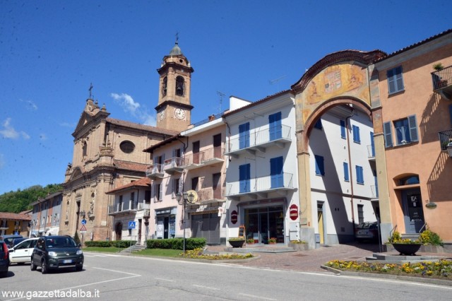 Corneliano_piazza_MARCATO