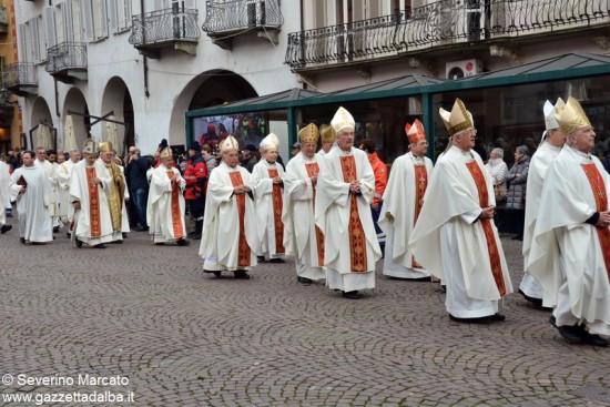 Alba accoglie con solennità il nuovo Vescovo 17