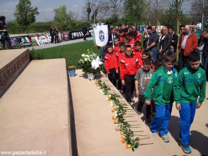 Inaugurato il monumento alle vittime dello stadio Heysel 3