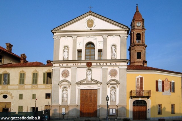 Bra santissima trinita battuti bianchi 1