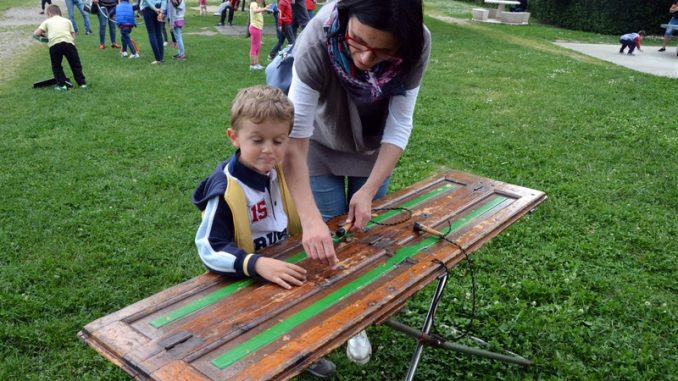 Mamma, pap&agrave;, giochiamo al parco Sobrino. Sabato 21 il bis 29