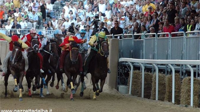Al Palio di Asti multe al rione se il cavallo è positivo all'antidoping