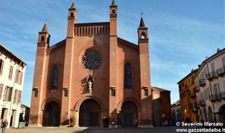 piazza-duomo-cattedrale-Alba