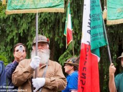 Ceresole imbandierata ha reso omaggio alle penne nere 38