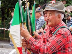 Ceresole imbandierata ha reso omaggio alle penne nere 42