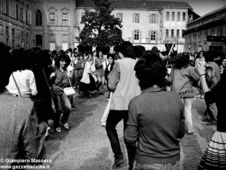 Bra: atmosfere anni '70 con la festa hippy 1