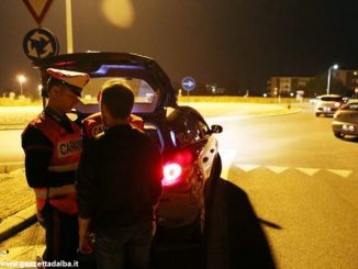 Finiscono con le auto nei campi. Patenti sospese per droga e alcol 1