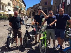 Da Ceresole a Viterbo, amici in vacanza in sella al Ciao 4