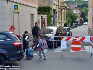 Via Liberazione a senso unico durante l’entrata della scuola