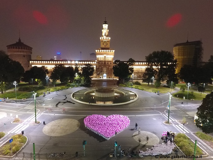 A Milano 24 mila palloncini per il restyling del logo di Motivi 1