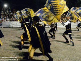 Ottocento sbandieratori per la Tenzone aurea 2016 13