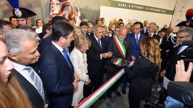 Pietro Grasso inaugura la Fiera del tartufo 2016