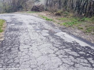 I turisti arriveranno nelle Langhe col paracadute?