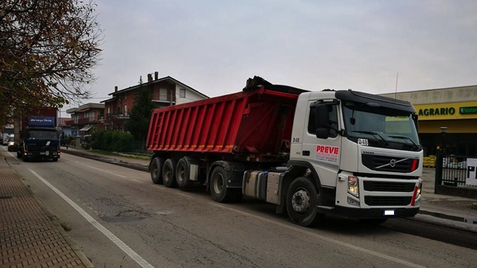 Disagi sulle strade: asfaltature in corso Asti e sulla tangenziale di Alba