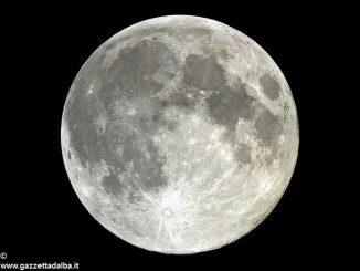 Lunedì sera tutti col naso all'insù a osservare la super luna piena