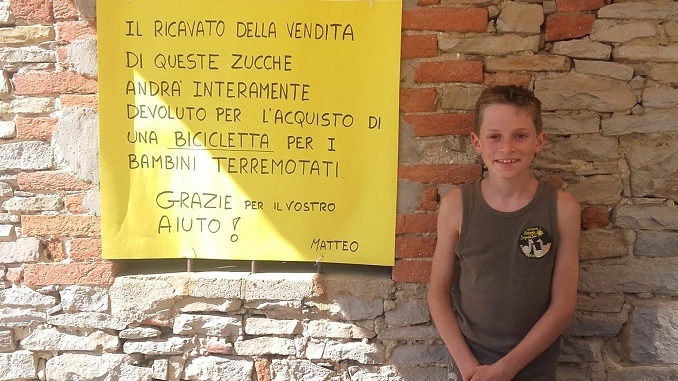 Matteo, 12 anni, con le zucche ha regalato una bici ai ragazzini di Amatrice
