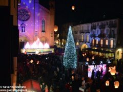 Fotogallery: lo spettacolo delle fontane luminose in piazza Duomo 5