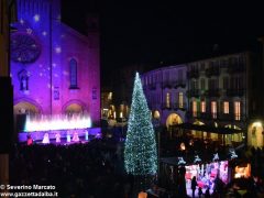 Fotogallery: lo spettacolo delle fontane luminose in piazza Duomo 8