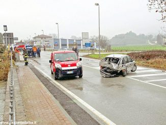 Una rotonda o un semaforo in via Alba-Barolo