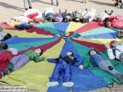 Grande festa di Carnevale nel Paese di fiaba e sabato si bissa con gli Anni 