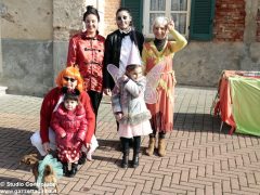 Grande festa di Carnevale nel Paese di fiaba e sabato si bissa con gli Anni 