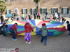 Grande festa di Carnevale nel Paese di fiaba e sabato si bissa con gli Anni 