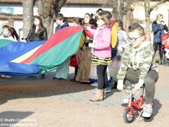 Grande festa di Carnevale nel Paese di fiaba e sabato si bissa con gli Anni 