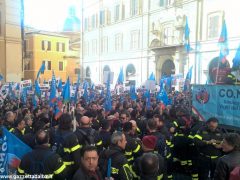 I Vigili del fuoco aderenti a Conapo manifestano a Roma 2