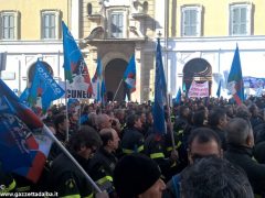 I Vigili del fuoco aderenti a Conapo manifestano a Roma 3