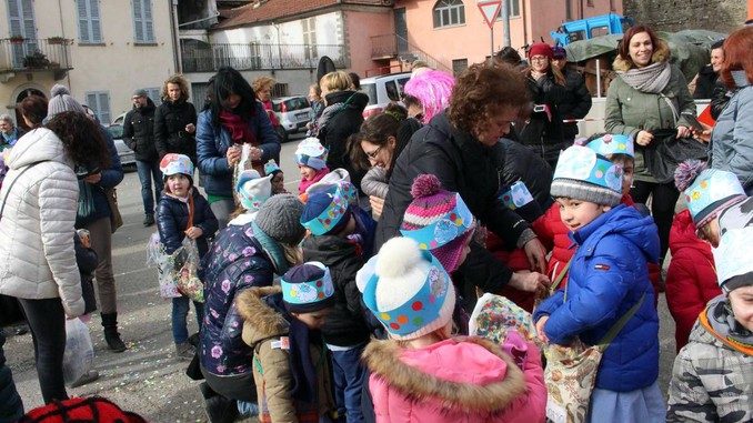carnevale asilo Cortemilia (4) Gran falò di Carnevale nella scuola dell'infanzia di Cortemilia 3