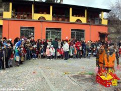 Gran falò di Carnevale nella scuola dell