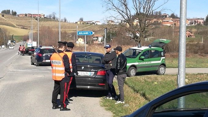 Controlli stradali dei Carabinieri sulla provinciale ad Agliano Terme