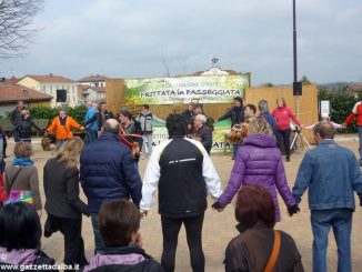 Passeggiata tra boschi e frutteti a Castiglione d'Asti